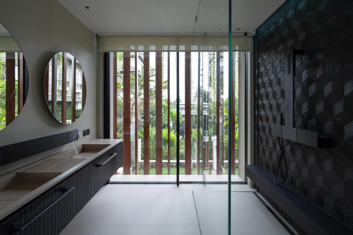Casa Lim bathroom