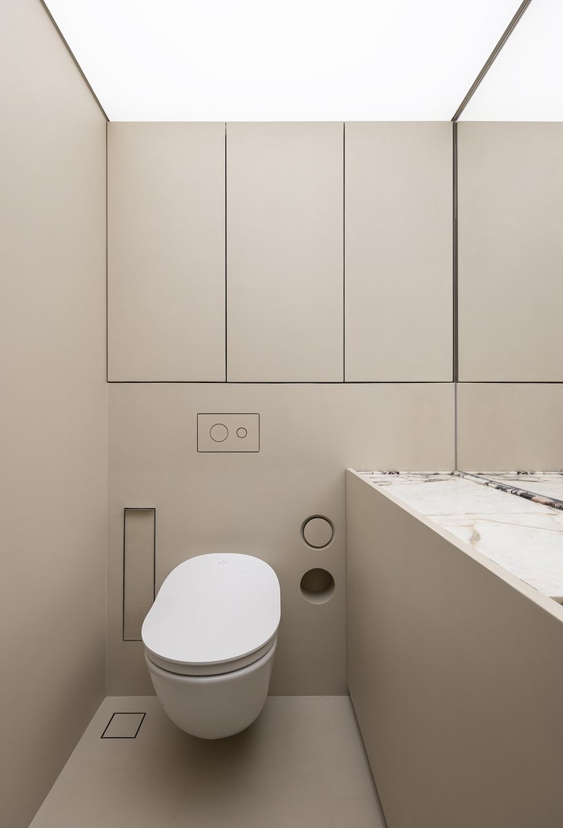 HD Tower bathroom 2